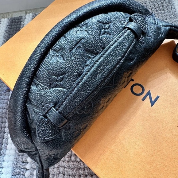 Louis Vuitton Bumbag 2022 Empreinte Noir LIKE NEW - Picture 5 of 10